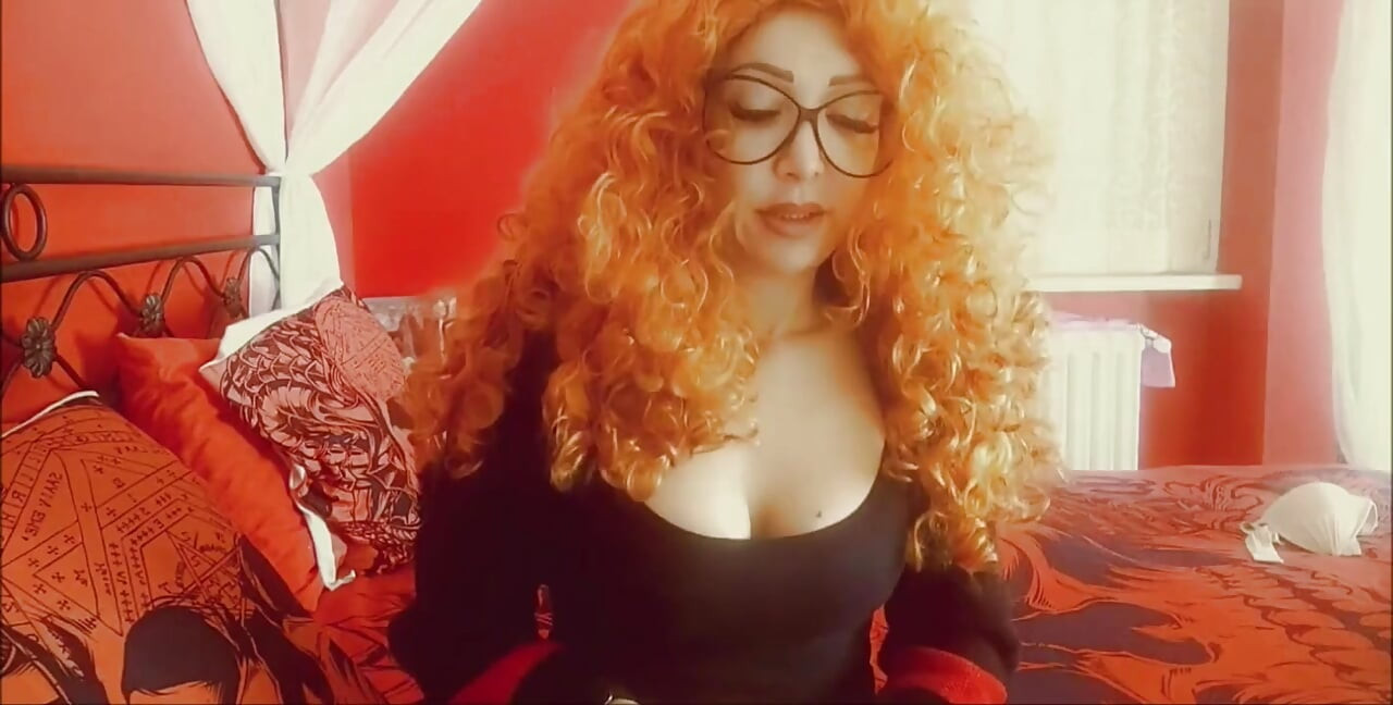 Chantal channel juega con tus nuevos juguetes sexuales