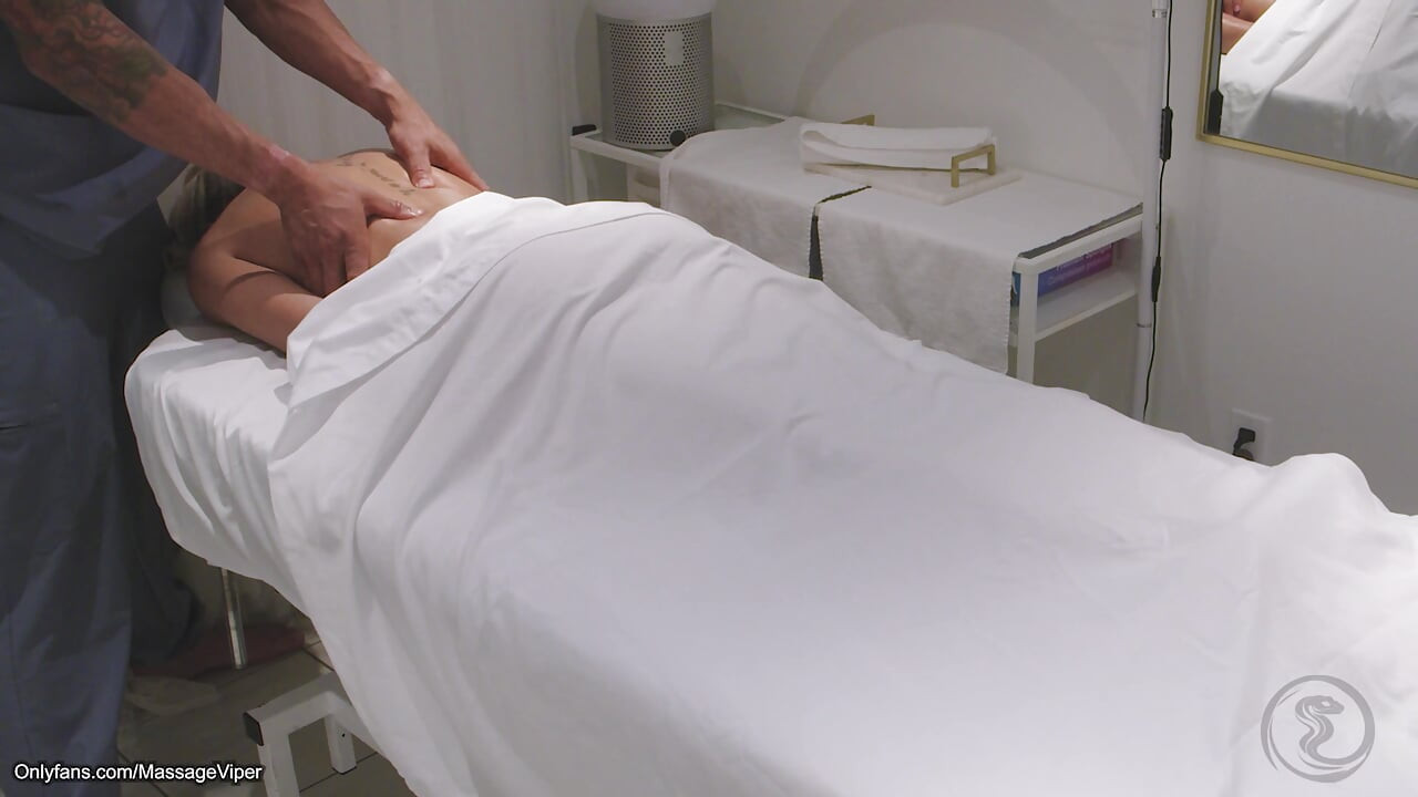 Real Massage Therapist Gets Sucked and Fucked by Fit Blonde Client