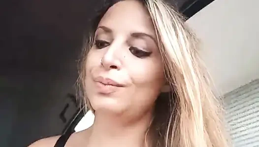 Einkaufen macht mich geil - öffentlicher parkplatz-masturbation