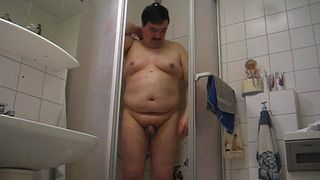 Holger beim Duschen