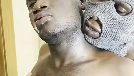 Parlor Sex with Great Amazon Bottom