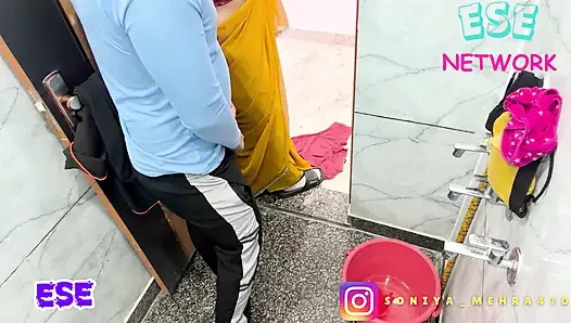 Pyari bhabhi Ne Muth Marte hue Bathroom dekh liya aur lapak le mera lund bhi leliya