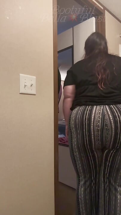 Leggings Fart Compilation 2: Gassy BBW Girl Rips in Tight Pants by Bella Blast