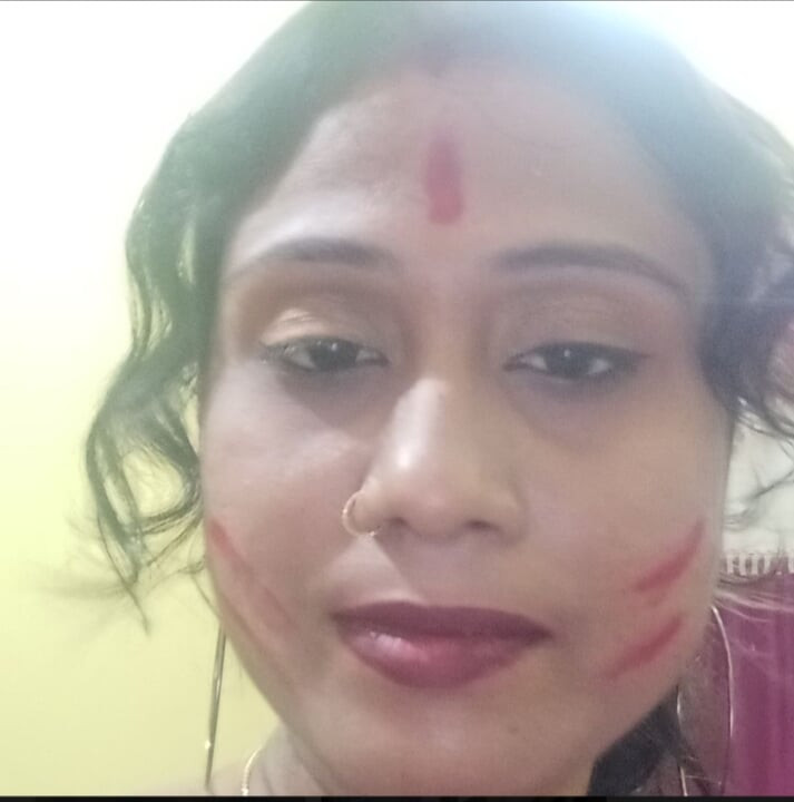 Indianca din Bengal Pinki Vabi ajjj pe film tv dakh rahi thi sau davor ne aake sufocare diya mujhe