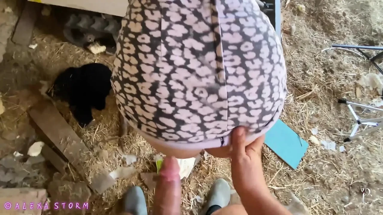 Super Hot Farm Inspector milf straight ass fucked to avoid a contract penalty