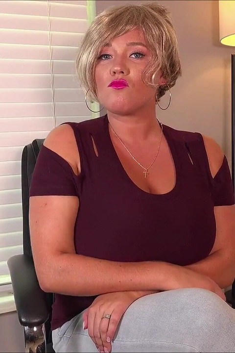 Karen chiede di parlare con il direttore