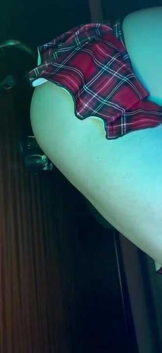 작은 포니가 나를 박고 싶어해
