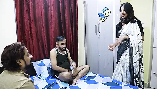 EINE GESCHICHTE DER INDISCHEN DESI SEXY BHABI, DIE MIT IHREM TEENAGER ZWEI JUNGS GEFICKT WURDE