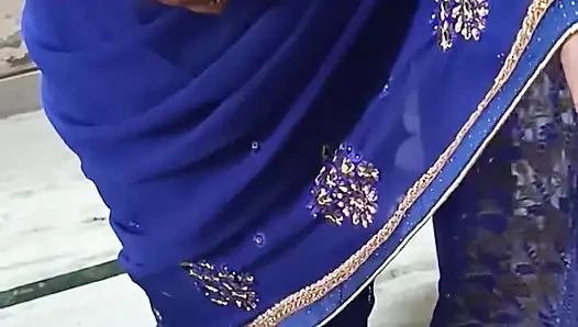 Abang tiri ngentot adik tirinya yang berisiko di balik pintu tertutup