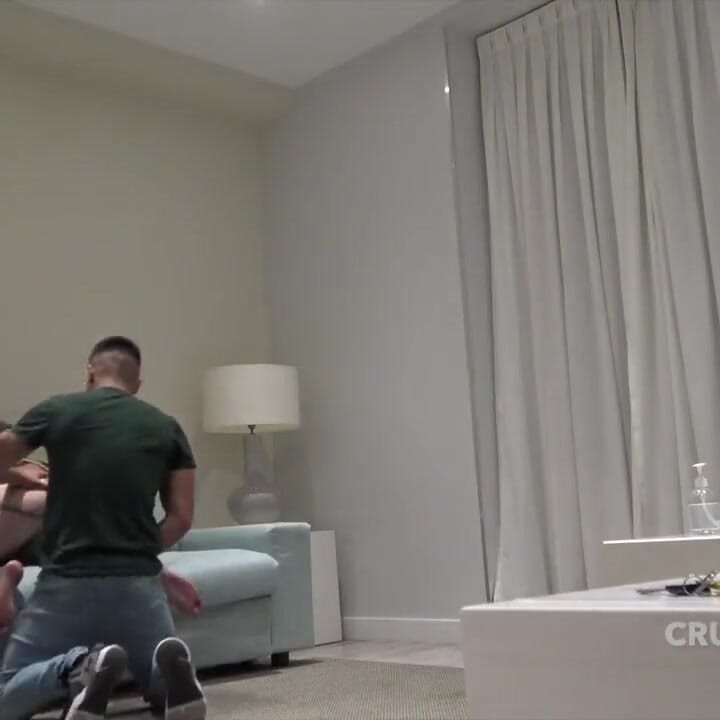 Raw Alexis Atlante โดน 3 ควยใหญ่เย็ดดิบ