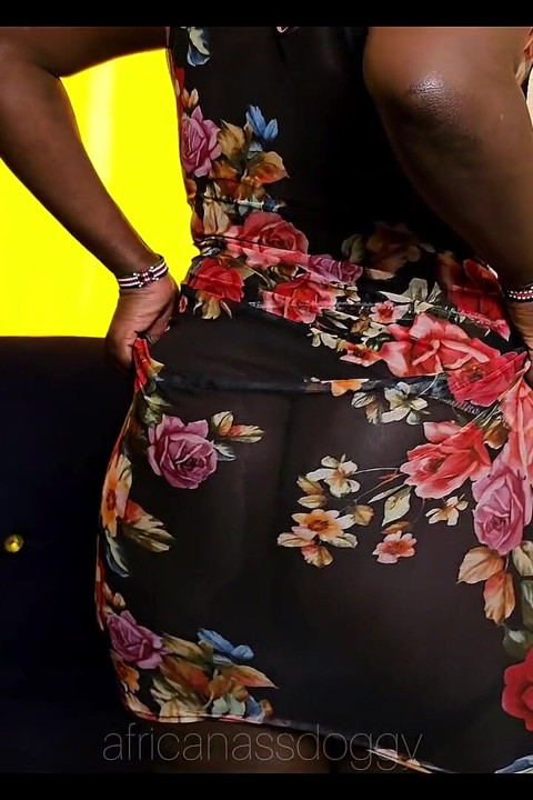 Blomster-sundress-tease