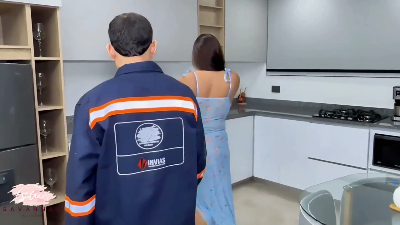 Housewife Pays for Plumbing Service with Sex – Savannah Watson