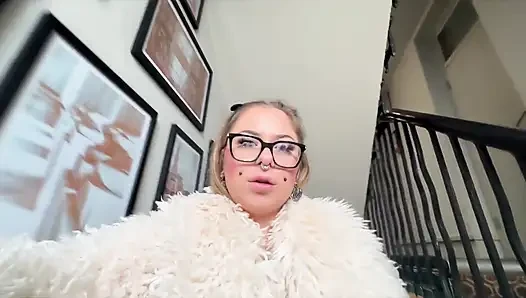 Sandie Candy Cumwalk