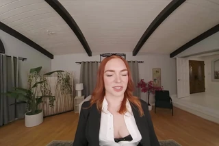 VRCosplayx Samantha царит как безжалостная высокая мощь исполнительной Мишель Фуллер имеет одну цель сегодня, чтобы трахнуть вас