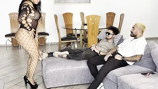 Un Sueno de 3 Gali ve 3'lü grup .