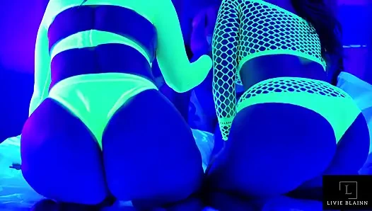 Glow in the dark dicks mädchen mädchen mädchen mädchen