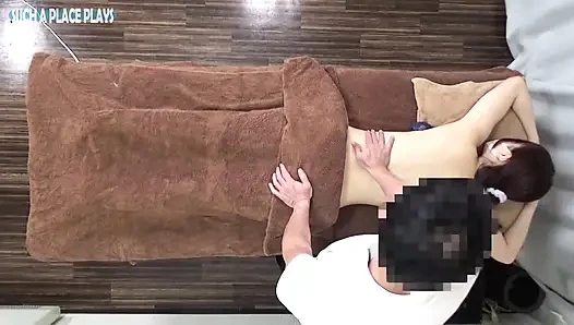 Unzensierter Raw-Creampie, eine schöne und elegante Bürodame kehrt zurück, gezogen mit heißem Öl und ihrem unwiderstehlichen Duft