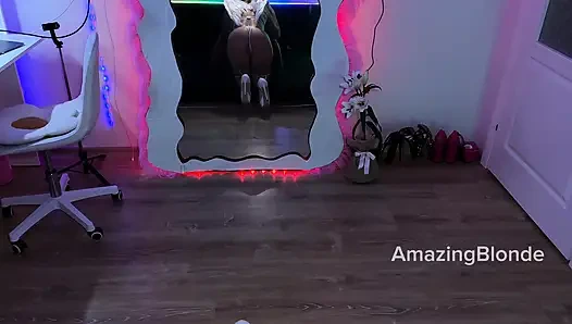 Sweet angel AmazingBlonde lets you enjoy every inch