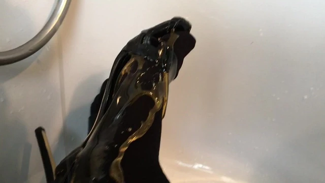 PVC, Nylon, Dildo, Heels and Honey Play in Bathtub