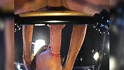 Ggg - Волосатую Киску Широко Раздвинула Для Жадного До Спермы Минета