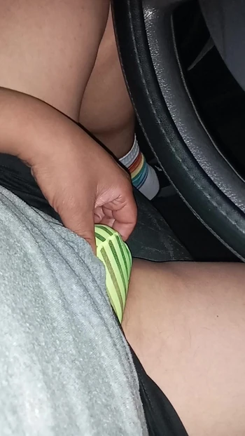 Chubby bator frott small dick in the street on car