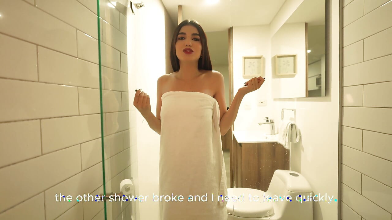 Adik tiri saya suka dikongkek dalam bilik air! Papuchizz - Manuela Vae