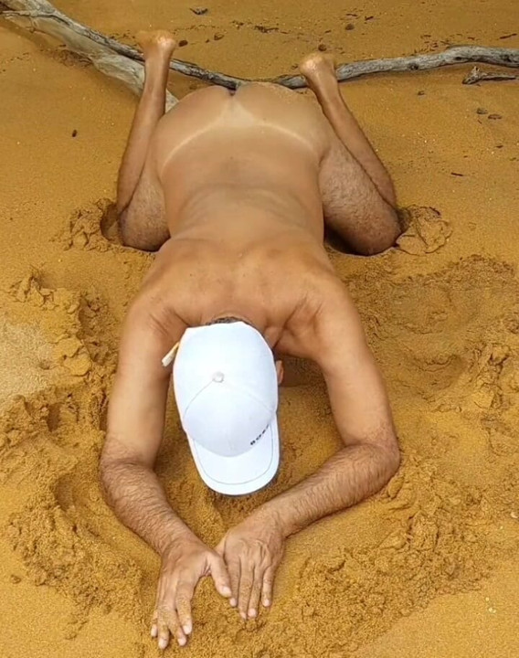 ליידיסילבה על ארבע על החוף איזה תחת לוהט