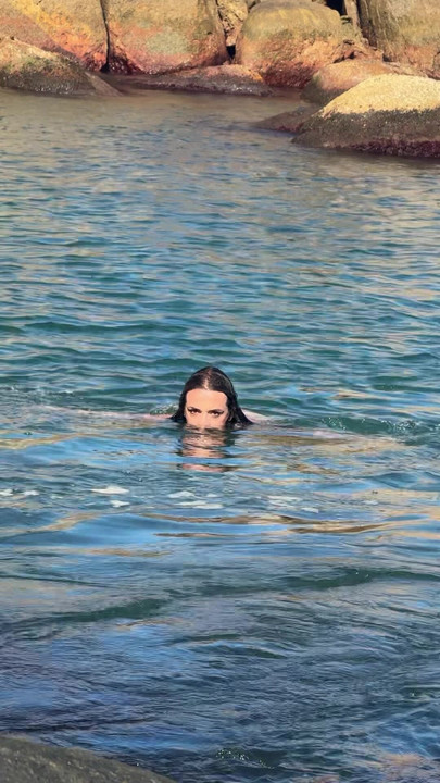 Come and have some sea with me.