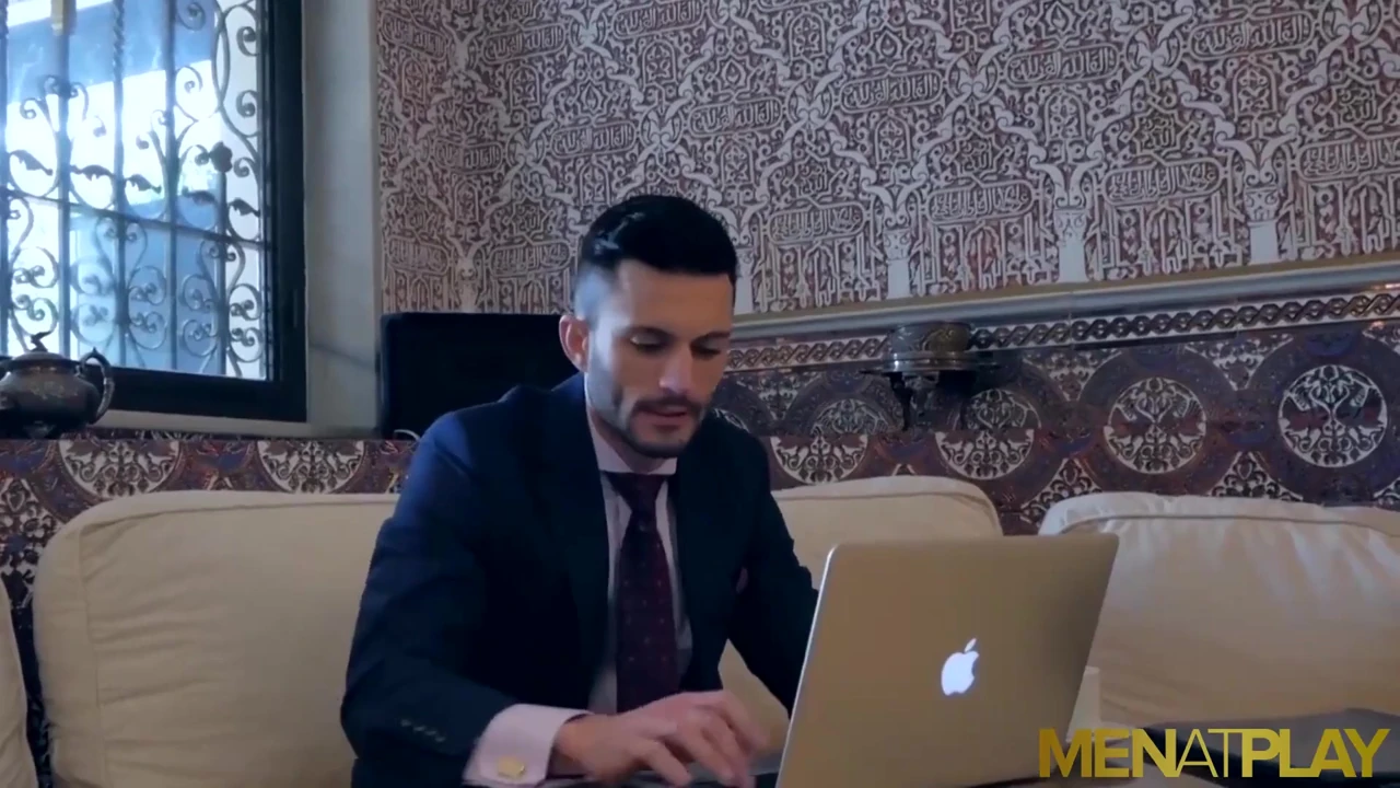 Menatplay uygun andy star anal sakallı max duro tarafından sikiliyor