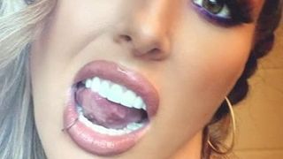 Wwe Peyton Royce kommt mit Sperma-Tribut 5