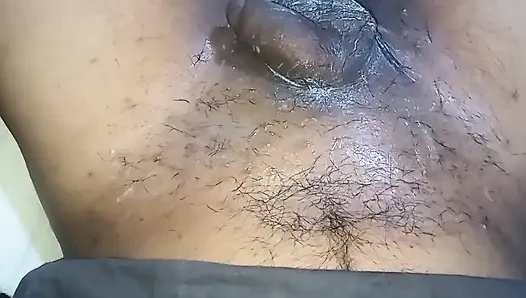 Rasierte den penis und die eier meines nachbarn, auf alte Weise sah sein rasierter schwanz sehr lecker aus, und ich gab ihm seine ersten