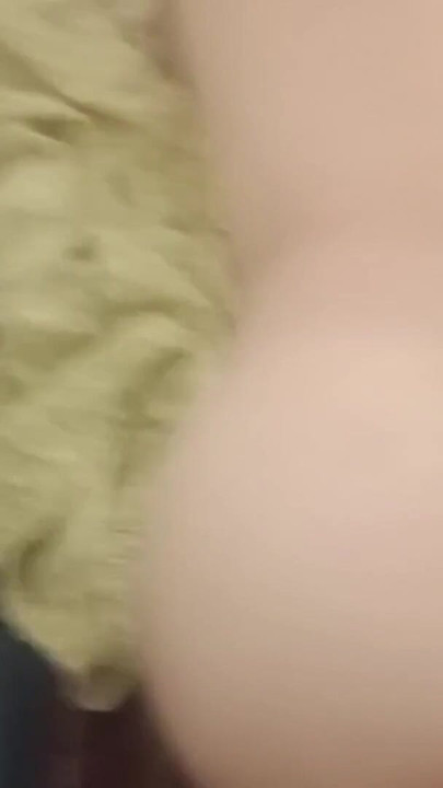 Momento accattivante dal "Caldo Desi massaggio al cazzo Da amica moglie .. e prendi il cazzo dalla parte di dietro "