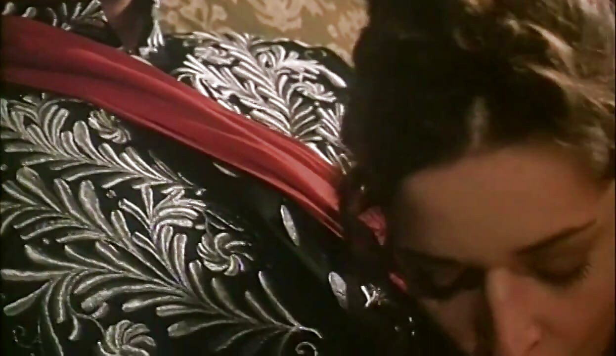 Hairy vintage pussy licking anal penetrated in the Budapest castle