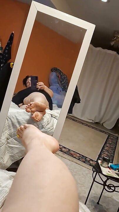 My Sexy Feet Love to Play