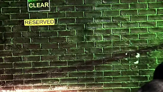 Swingerparade - Блондинку С Большими Сиськами Трахает Черный Мужик, Пока Другие Смотрят