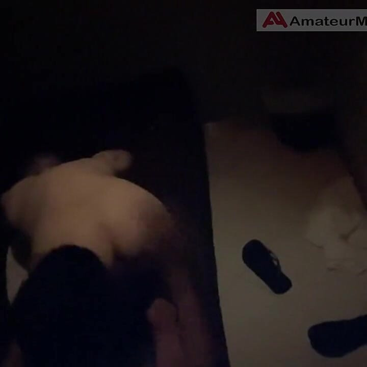 Camera cu viziune de noapte l-a prins pe tatăl vitreg trezit de fiul vitreg pentru o sesiune de lins în cur