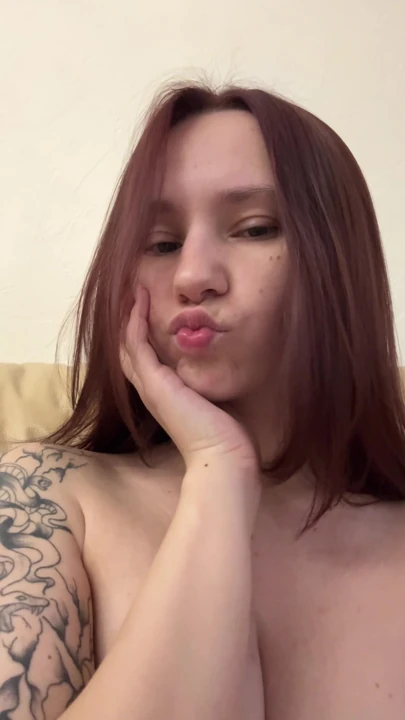 Teen enjoys morning awakening after hot sex