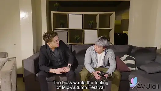 Bayan Stacy ve model arkadaşları modellik çekimlerinde büyük bir bonus kazanmaya çalışıyor