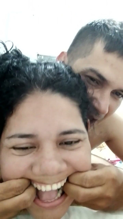 Olhos que se apaixonam, mãos que ordenham: A dupla perfeita | Clipe 2