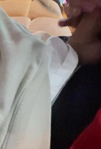 Isteri amatur menghisap batang lagi