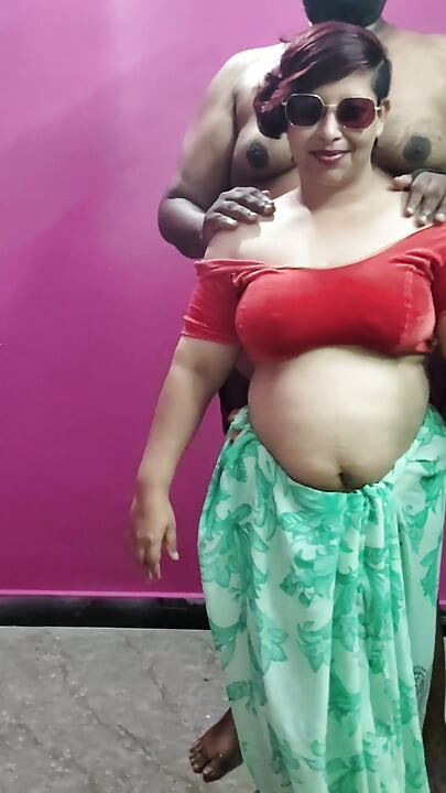 Hot Tamil Wife Seducing Neighbour