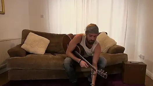 Esmer kadın üvey erkek kardeşi tarafından sikiliyor