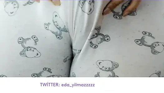 CAMELTOE- MASTURBATE WITH PAJAMA- RUBBING PUSSY WITH PAJAMA