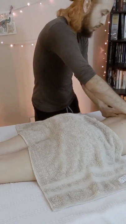 वह मालिश के साथ फुहार छोडती है !! हॉट ब्राजीलियाई कमसिन Cherry Adams गांड के प्लग के साथ फुहार छोड़ रही है जो उसकी गांड में फंस गया !! -बिना खतना