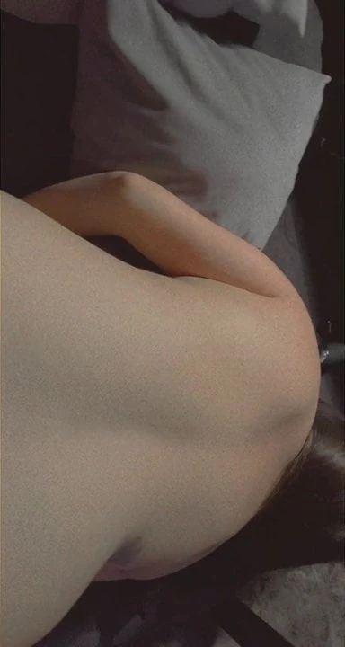 Girl with big booty has orgasm