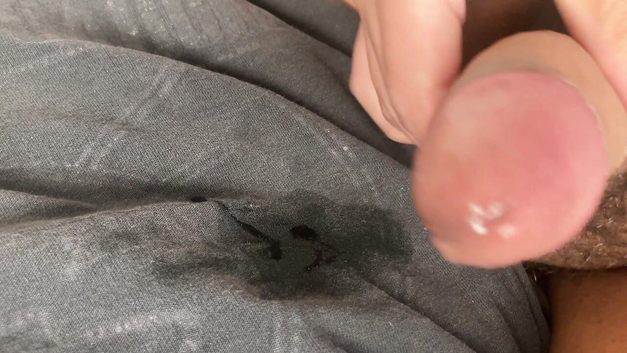 i was so horny i was pissing precum