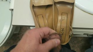 Cum on secretary's shoes