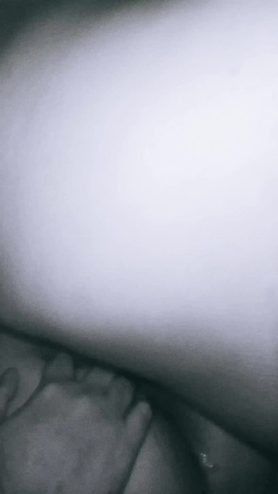 Varm stønnende kone liker å bli spiddet. | Klipp 1