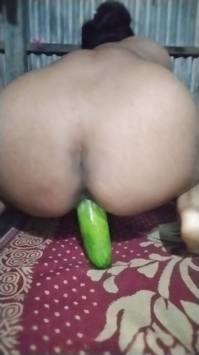 Village bhabi pussy rubbing and squirting orgasm for her boyfriend