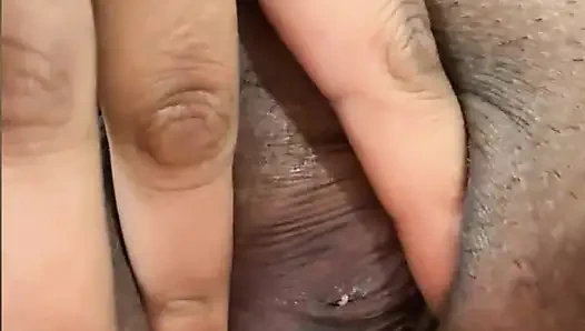 Hintli ulusal kız eski erkek arkadaşının önünde mastürbasyon yapıyor